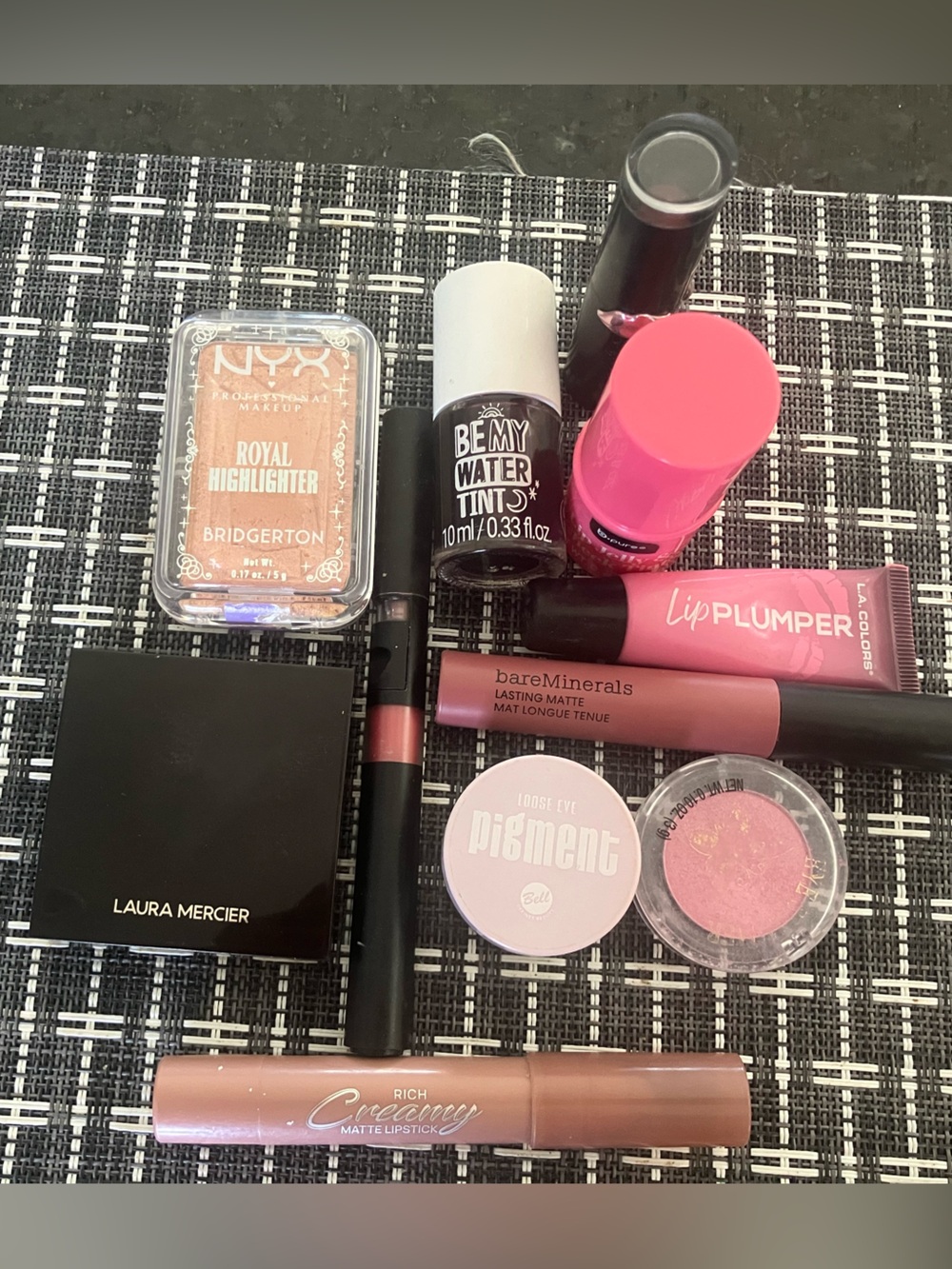 NYX Rose Gold Shimmer Highlighter